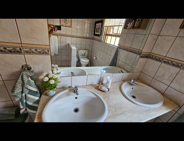 5 BEDROOM FREESTANDING FOR SALE IN BOSCHDAL